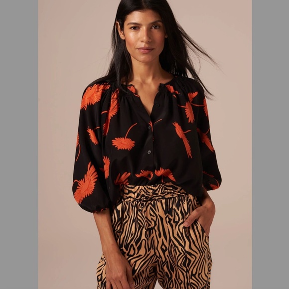 TUCKER "The Classic" Silk Print Button Up 3/4 Length Sleeve Blouse NWOT/sz M - Picture 11 of 15